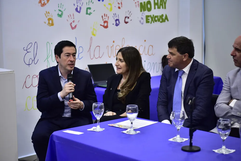 8f41d55d-d152-4e80-a7c2-afd17c0faef1