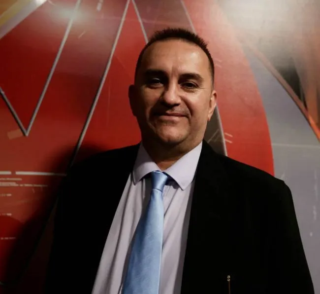 ffa7d92d-fc72-4b33-bdd7-783b6de0f165